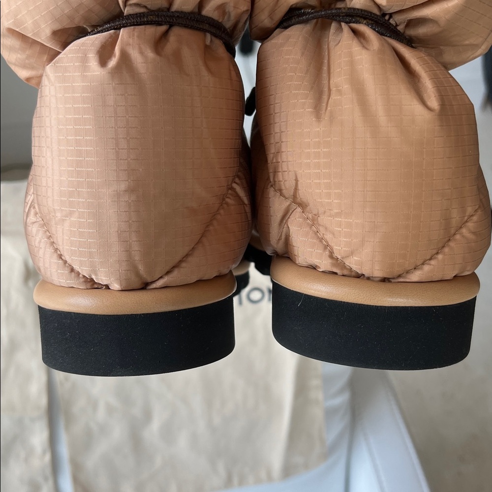 GIFTABLE! $1150 LOUIS VUITTON Monogram Nylon Pillow Comfort Boots - Size 7 / 37 - Picture 4 of 17